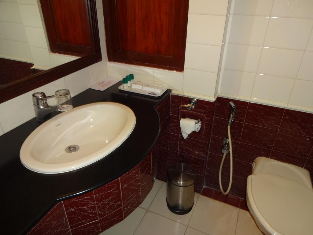 Westway Hotel Calicut Eksteriør billede