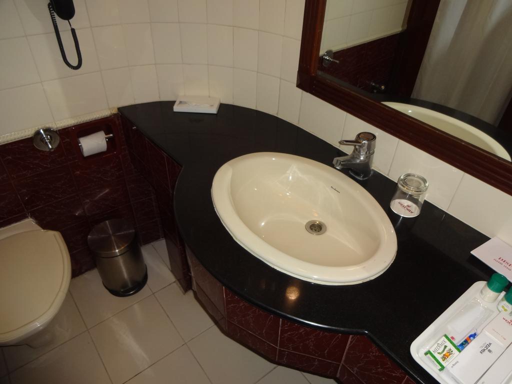 Westway Hotel Calicut Eksteriør billede