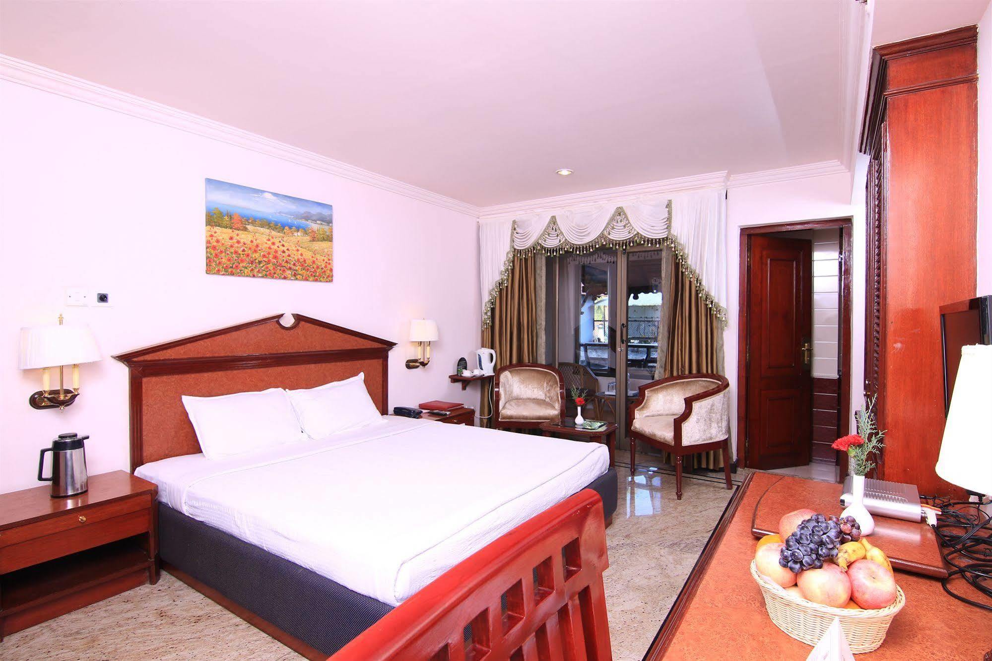 Westway Hotel Calicut Eksteriør billede
