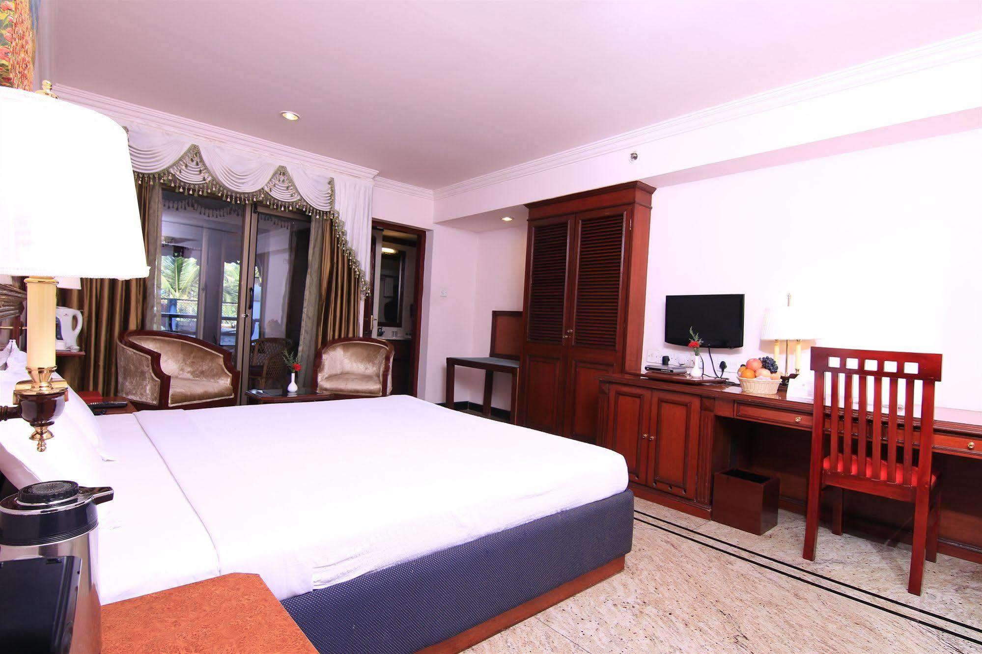 Westway Hotel Calicut Eksteriør billede