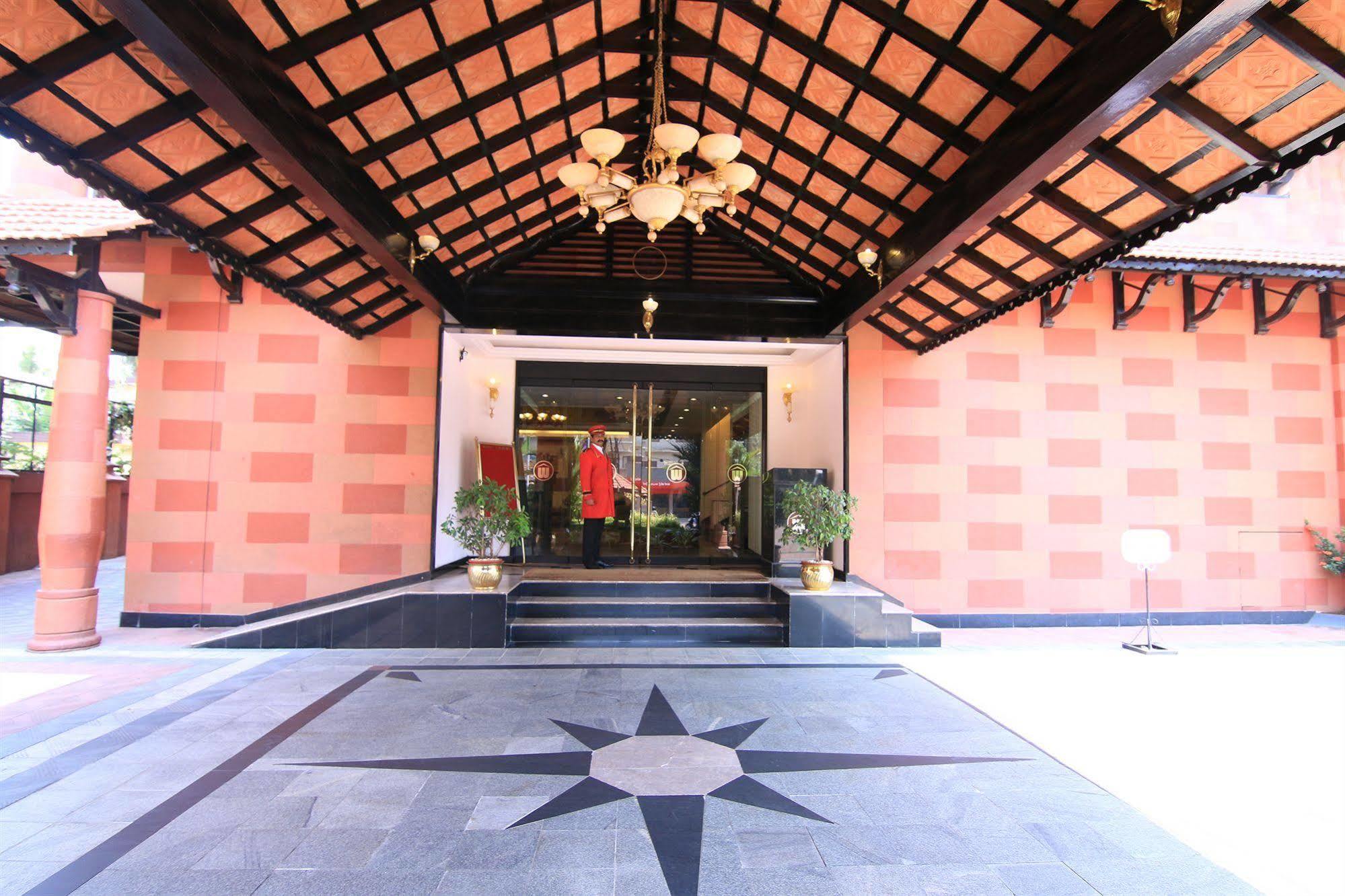 Westway Hotel Calicut Eksteriør billede