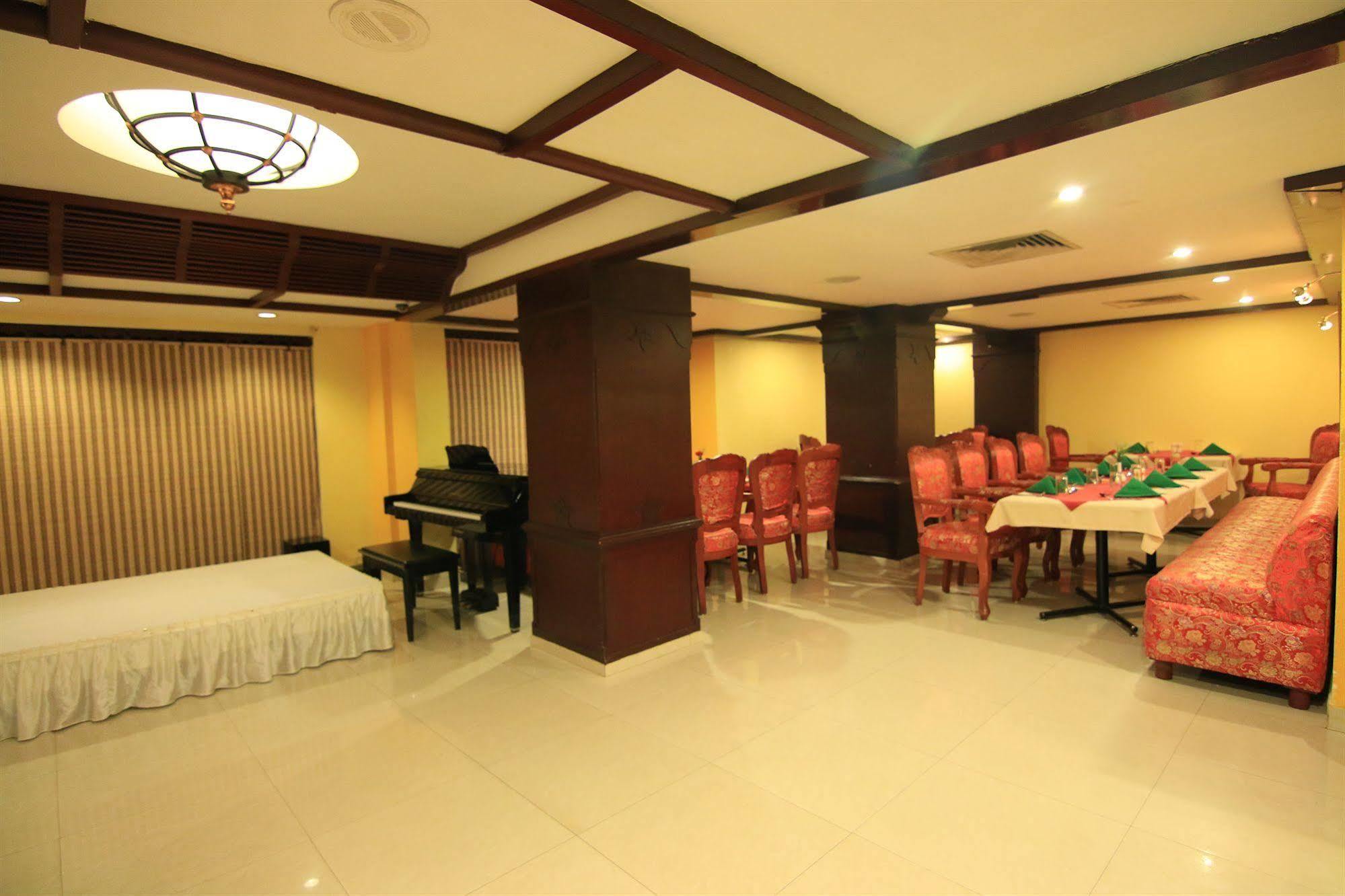 Westway Hotel Calicut Eksteriør billede