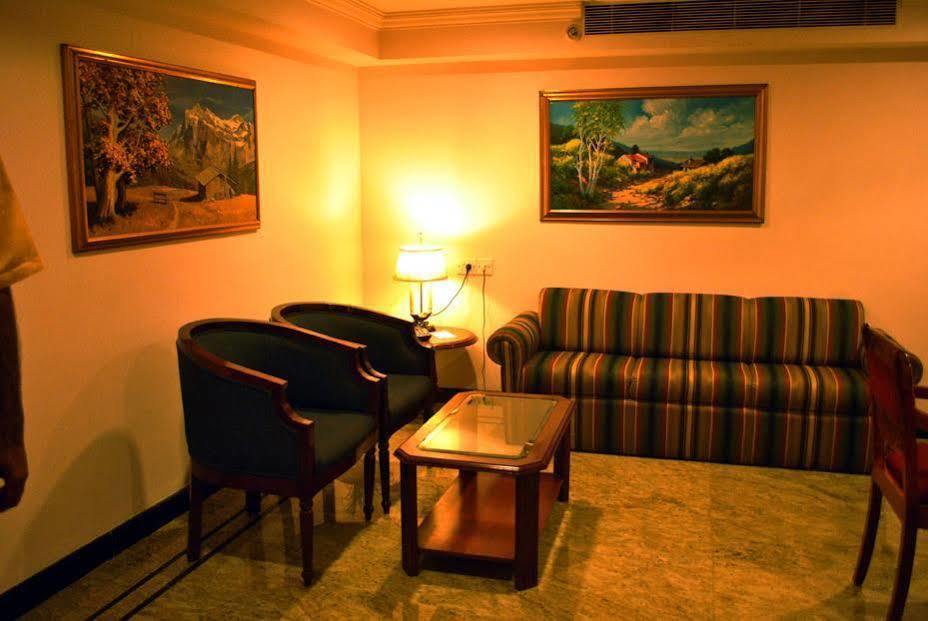 Westway Hotel Calicut Eksteriør billede